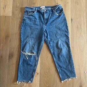 Abercrombie & Fitch the mom high rise jeans distressed size 34 or 18 r